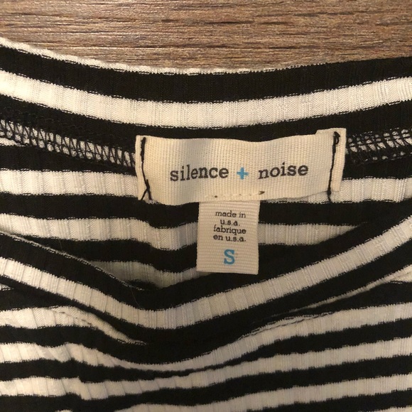 Striped Crop Top - Picture 3 of 3